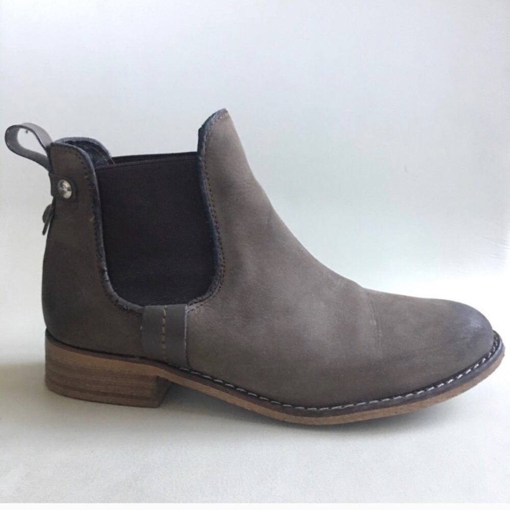 Steve Madden Chelsea Boots